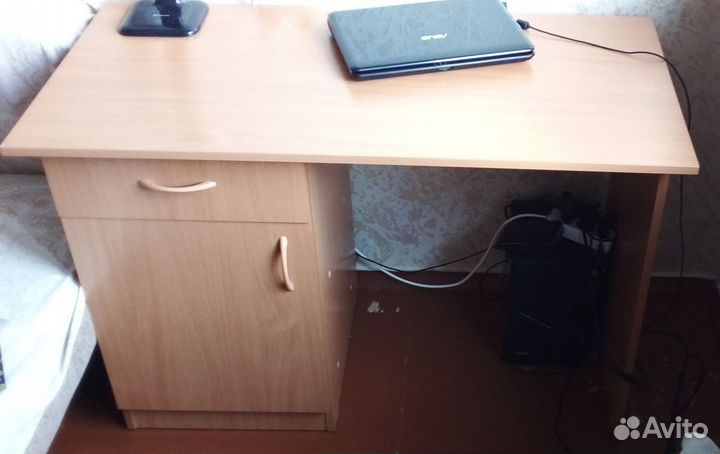 Письменный стол
