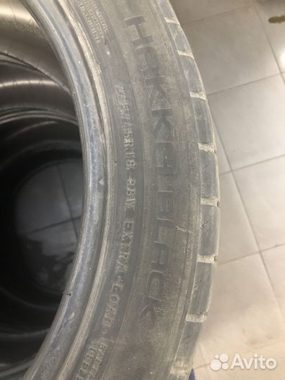 Nokian Tyres Hakka Black 235/45 R18 98W