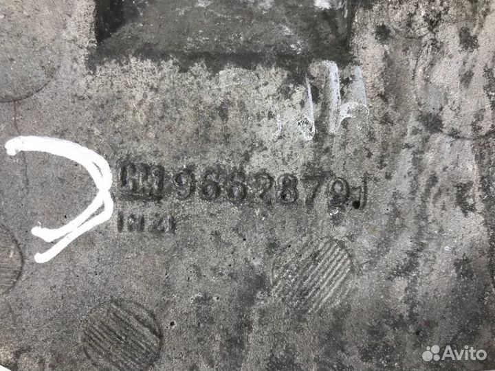 Кронштейн двигателя правый Chevrolet Cruze 1.8