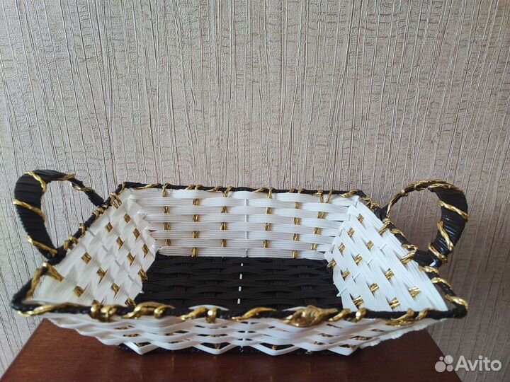 Корзина плетеная из пластика