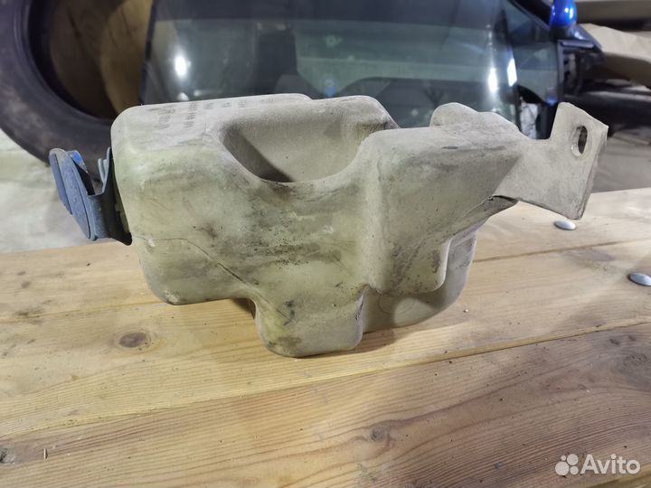 Бачок омывателя Audi Volkswagen Skoda
