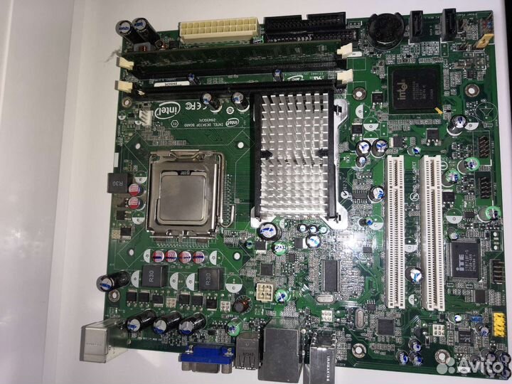 Материнская плата с процессором и памятью