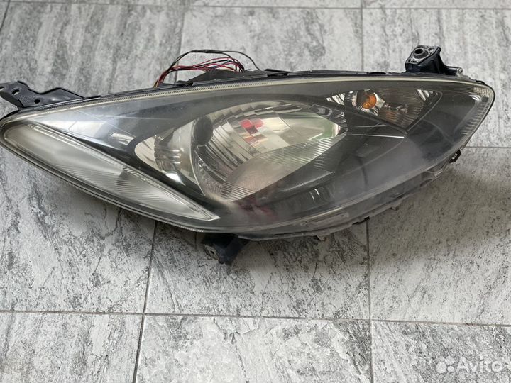 Фары на Мазду Демио