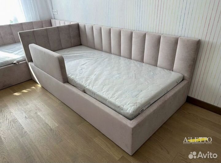 Детская кровать с мягкими бортиками