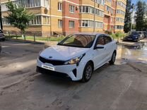 Kia Rio 1.6 AT, 2020, 183 650 км, с пробегом, цена 1 090 000 руб.