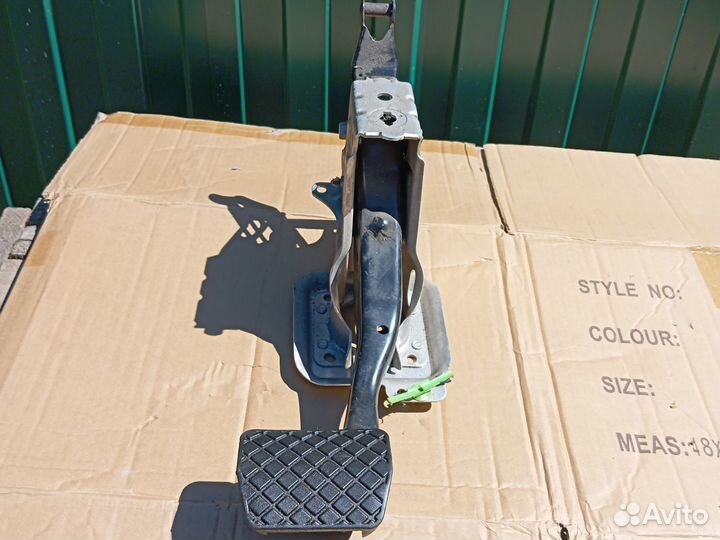 Педаль тормоза Volkswagen Jetta 5