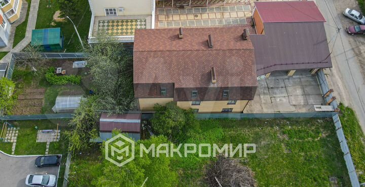 Дом 428 м² на участке 6,5 сот.