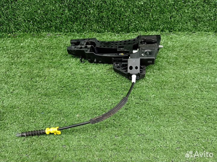 Кронштейн ручки задний левый Audi Q3 8U