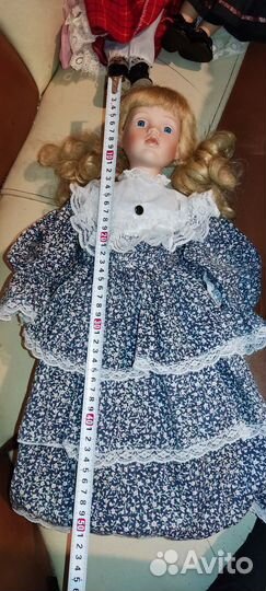 Кукла фарфоровая