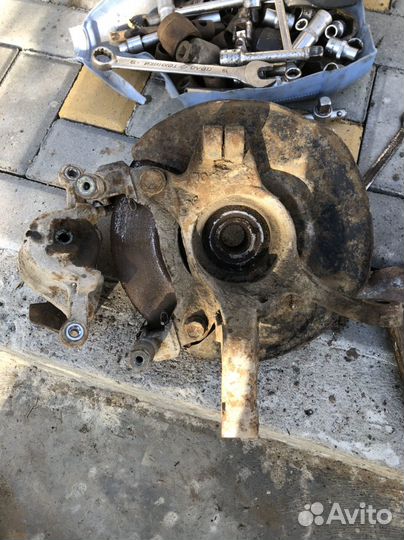 Кулаки в сборе suzuki liana