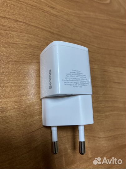 Зарядное устройство baseus type-c-iPhone 20w