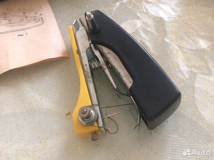 Швейная машинка ручная