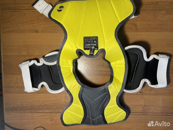 Нагрудник хоккейный