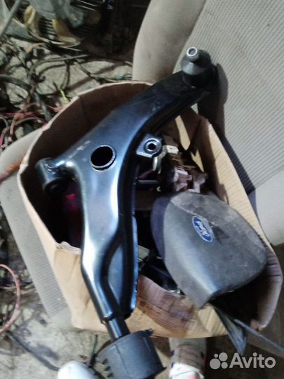 Передний правый рычаг форд фокус 2