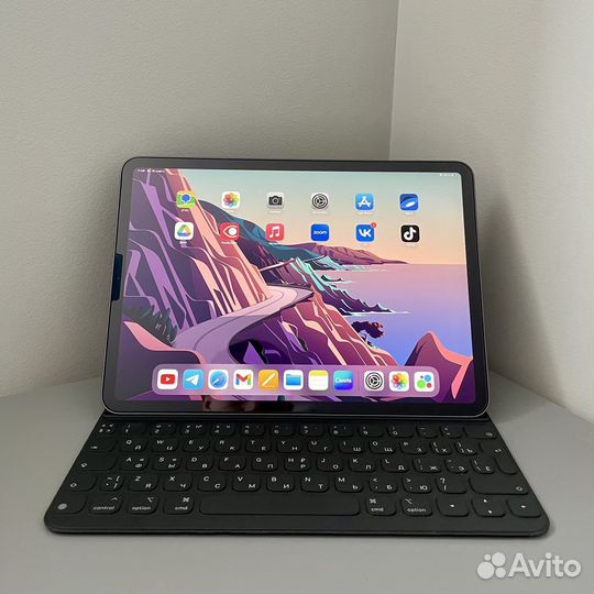 iPad Pro 11 + клавиатура smart keyboard folio
