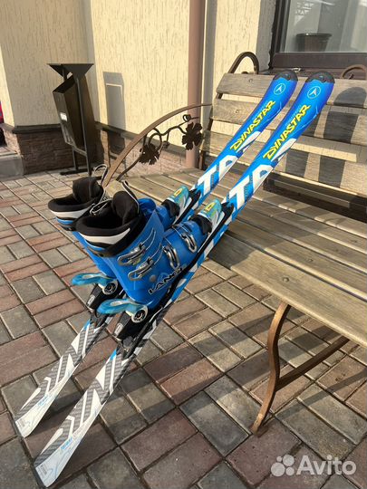 Комплект горных лыж (140 см) и ботинок