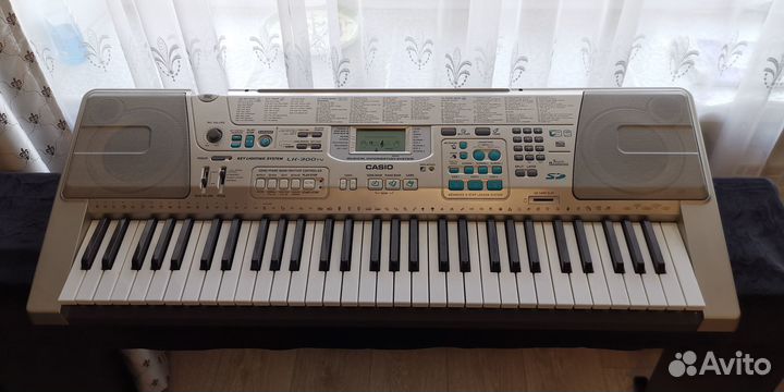 Синтезатор casio lk-300tv-p