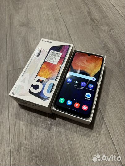 Samsung Galaxy A50, 4/64 ГБ