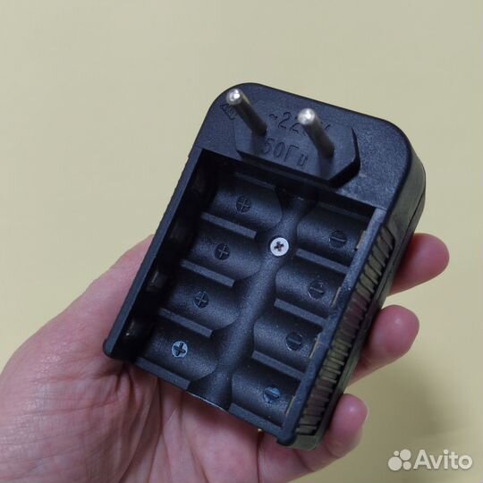 Зарядное устройство для аккумуляторных батареек