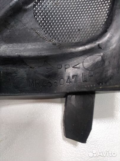 Накладка декоративная передняя левая Mitsubishi