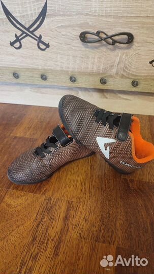 Детские футбольные бутсы 27р