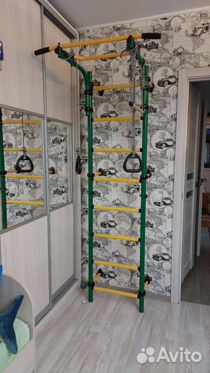 Турник настенный (шведская стенка)