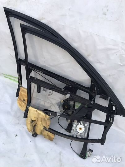 Рамка стеклоподъемника передняя левая audi A4 B5