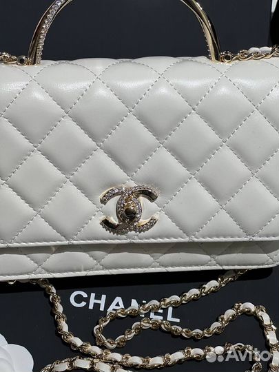 Сумка Chanel стеганая белая