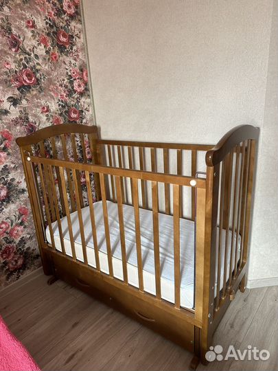 Кровать детская массив с матрасом