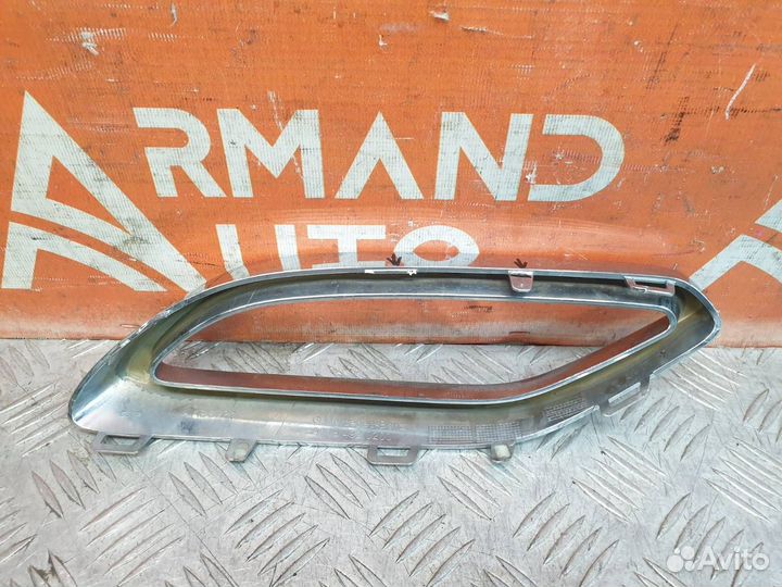 Окантовка выхлопной трубы правая Mercedes