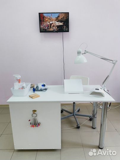 Стол для маникюра бу