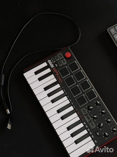 Миди клавиатура akai PRO MPK mini MK2