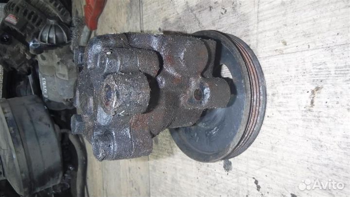 Насос гидроусилителя Hyundai Starex H1 (A1) 1997