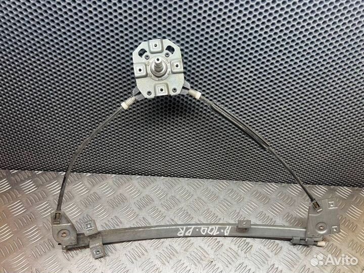 Стеклоподъемник передний правый Audi 100 C3