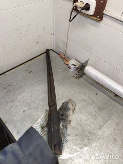 Накладка стекла передняя правая Ford Focus 3