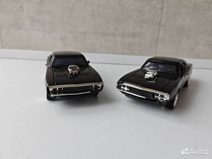 Модель 1:32 Dodge charger с дефектом
