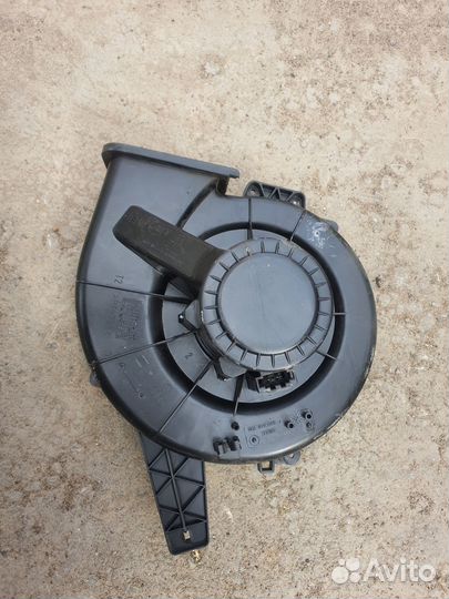 Моторчик печки на фольксваген поло с 2010