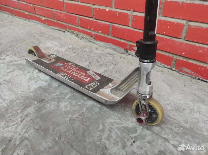 Трюковой самокат