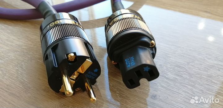 Analysis-Plus Power Oval 10 сетевой кабель