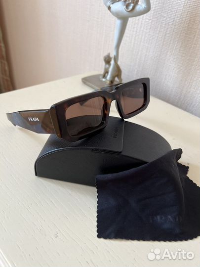 Солнцезащитные очки Prada оригинал