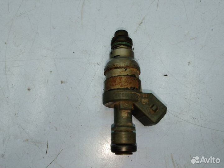 Форсунка топливная Mercedes-Benz C-Class W202