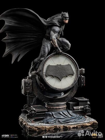 Batman on Batsignal Deluxe