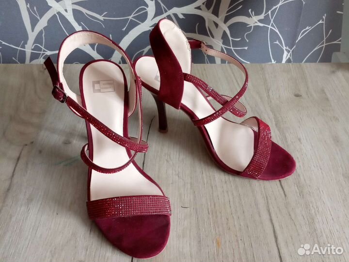 Босоножки Calipso