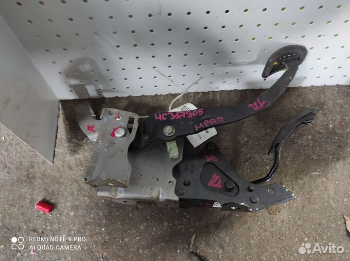 Блок педалей на renault megane 2