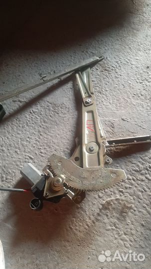 Левый передний стеклоподъёмник на Лифан Смайли