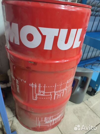 Масло Motul