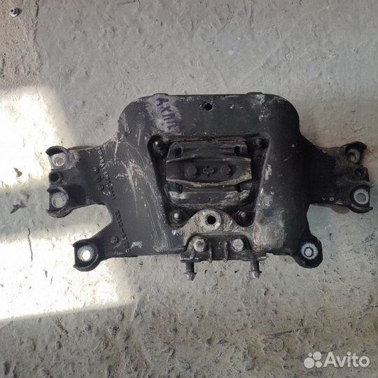 Кронштейн АКПП Audi A6 BDW 2004