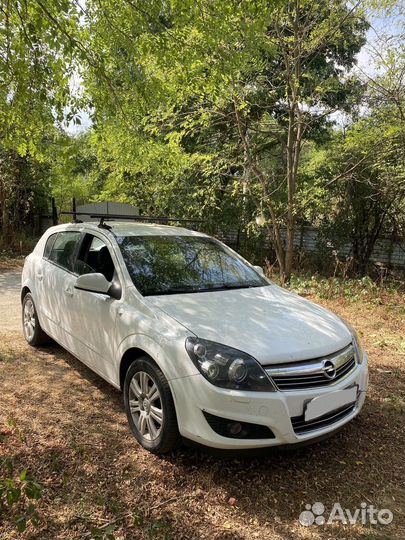 Opel Astra, 2010
