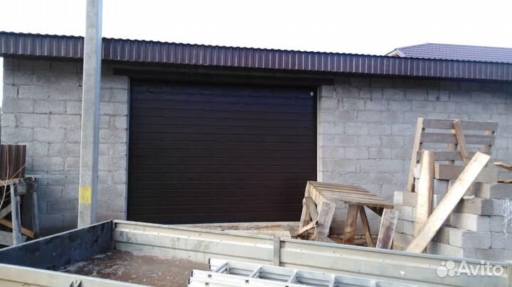 Секционные ворота