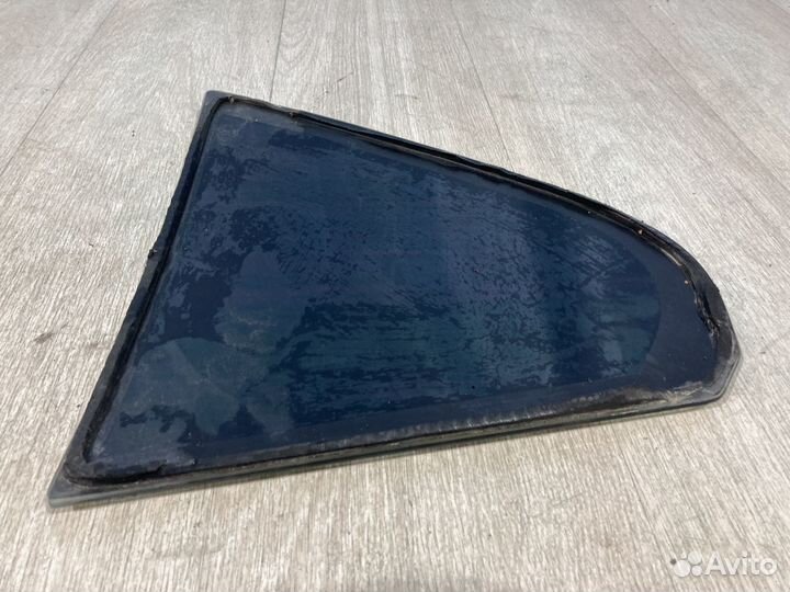 Форточка задняя правая BMW 43R000981